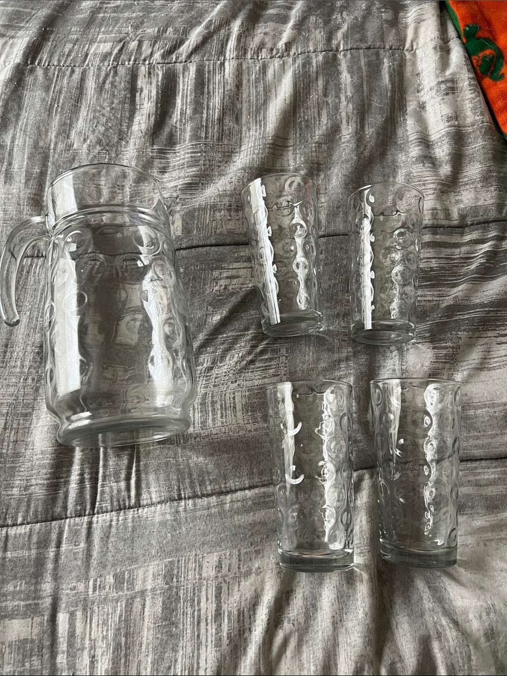 Clear Glass Pitcher and 4 Glass Tumblers Set - Classic Bubble Design